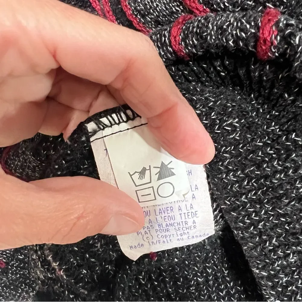 Vintage Tundra Canada Coogi Style 3D Knit Sweater